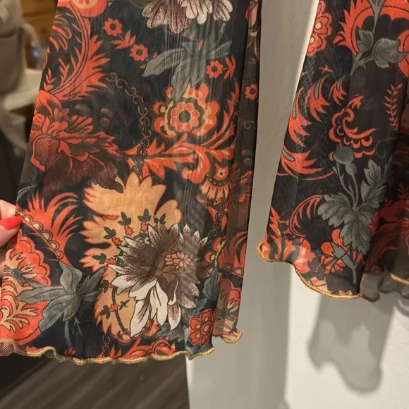 Like New Babydoll Top - Picture 4 of 6